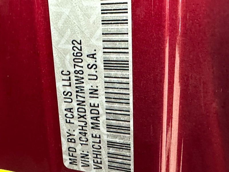 Jeep Wrangler Vehicle Full-screen Gallery Image 22