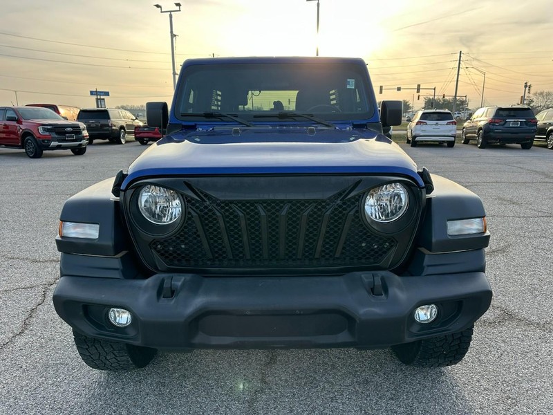 Jeep Wrangler Unlimited Vehicle Full-screen Gallery Image 9