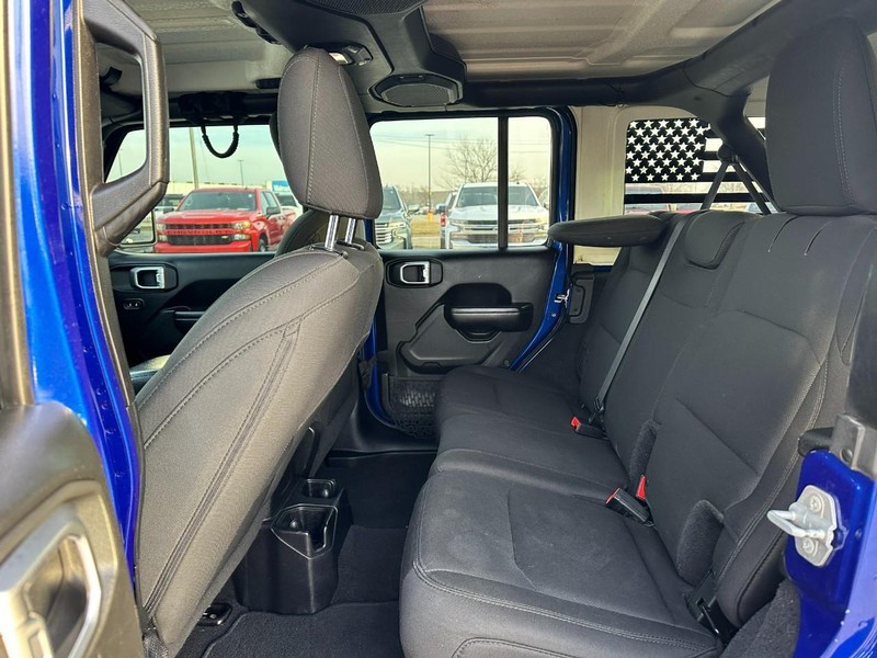 Jeep Wrangler Unlimited Vehicle Full-screen Gallery Image 10