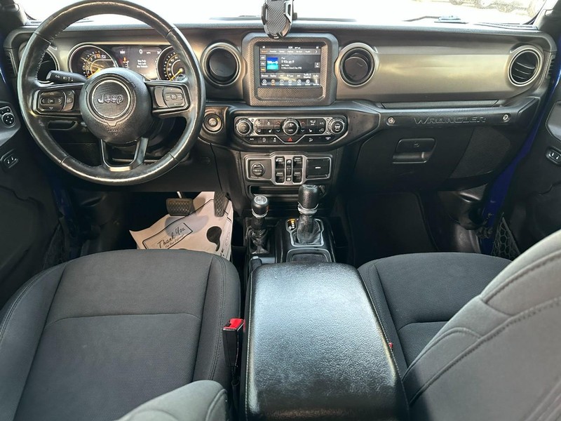 Jeep Wrangler Unlimited Vehicle Full-screen Gallery Image 11