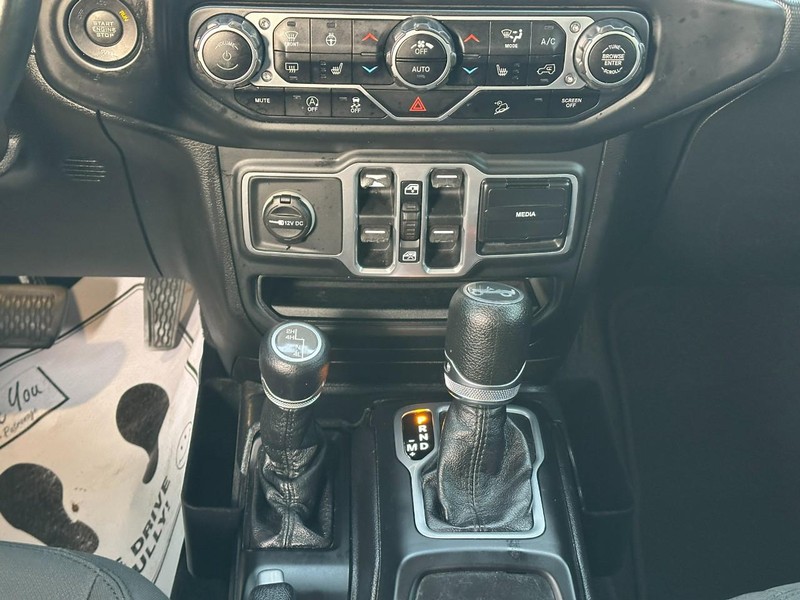 Jeep Wrangler Unlimited Vehicle Full-screen Gallery Image 14