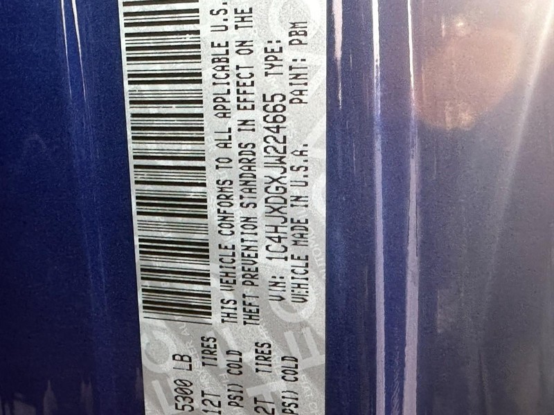 Jeep Wrangler Unlimited Vehicle Full-screen Gallery Image 24