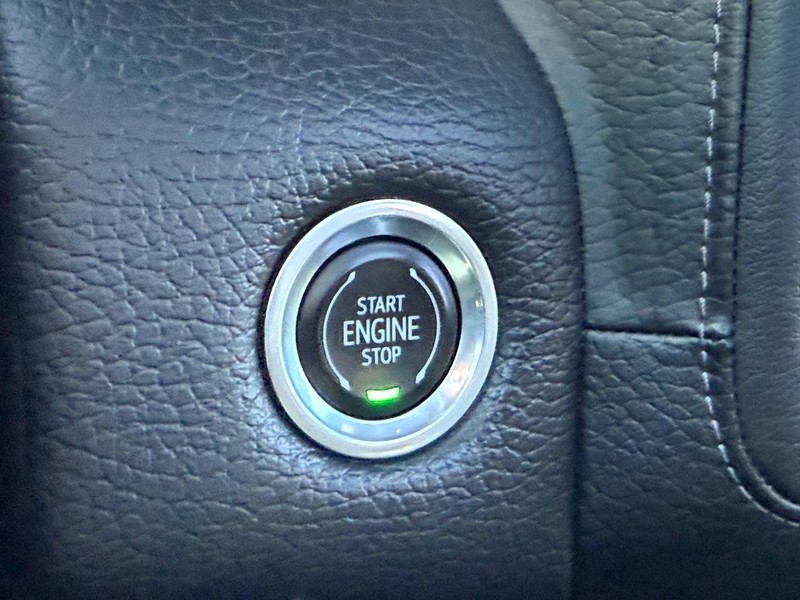 GMC Yukon Vehicle Full-screen Gallery Image 20