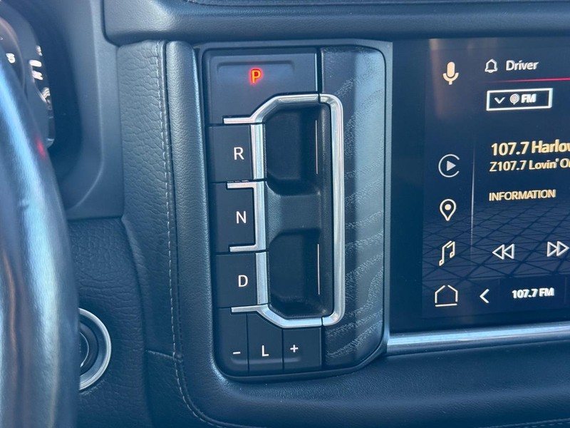 GMC Yukon Vehicle Full-screen Gallery Image 21