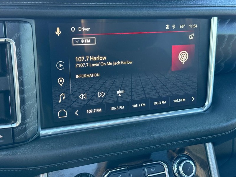 GMC Yukon Vehicle Full-screen Gallery Image 22