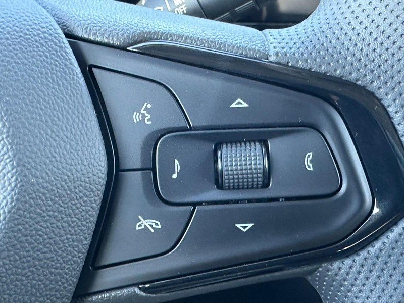 Chevrolet TrailBlazer Vehicle Full-screen Gallery Image 12