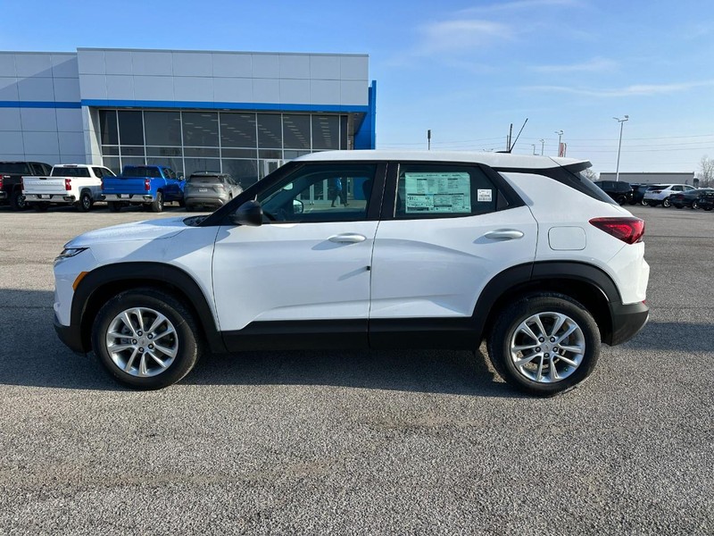 Chevrolet TrailBlazer Vehicle Full-screen Gallery Image 2