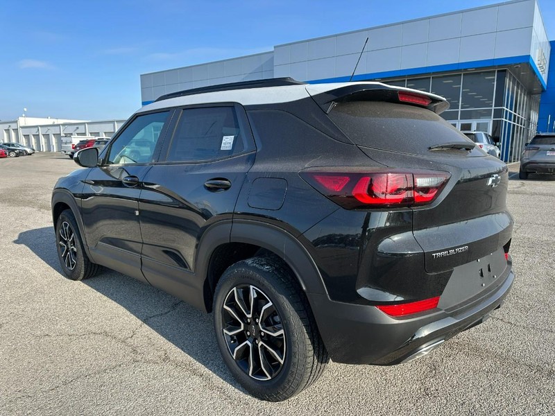 Chevrolet TrailBlazer Vehicle Full-screen Gallery Image 3