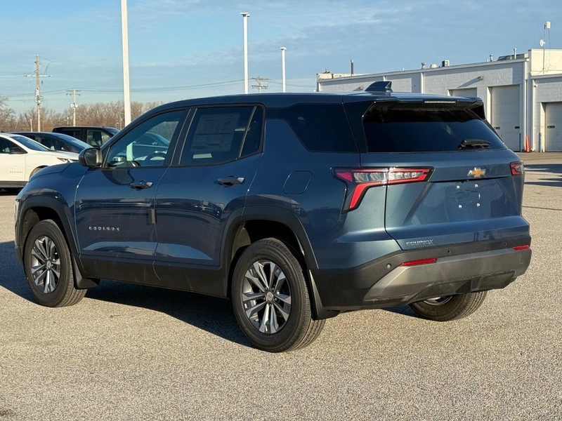 Chevrolet Equinox Vehicle Full-screen Gallery Image 3