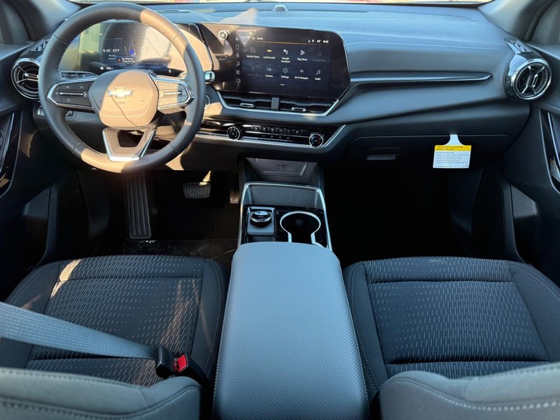 Chevrolet Equinox Vehicle Full-screen Gallery Image 6