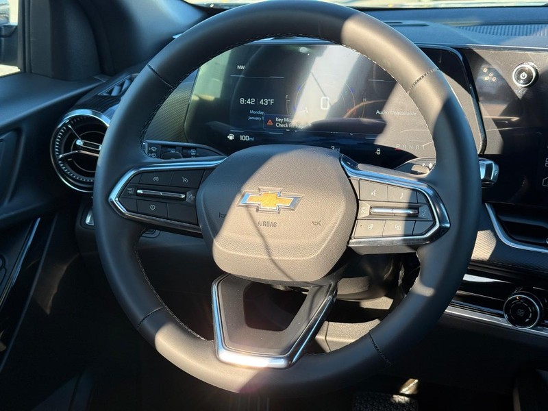 Chevrolet Equinox Vehicle Full-screen Gallery Image 7
