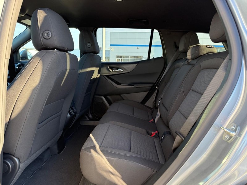 Chevrolet Equinox Vehicle Full-screen Gallery Image 5