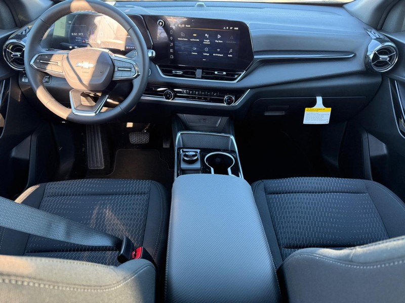 Chevrolet Equinox Vehicle Full-screen Gallery Image 6