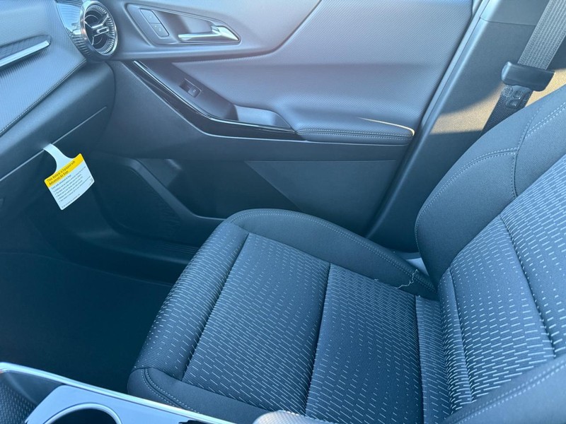 Chevrolet Equinox Vehicle Full-screen Gallery Image 14