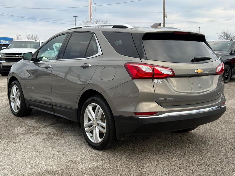 Chevrolet Equinox Vehicle Full-screen Gallery Image 3