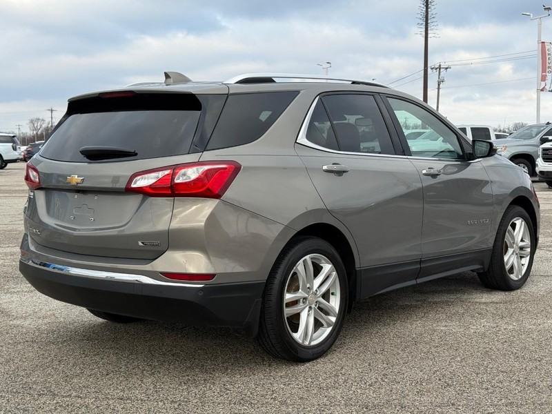 Chevrolet Equinox Vehicle Full-screen Gallery Image 5