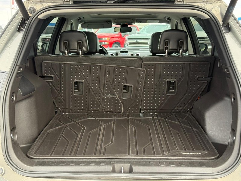 Chevrolet Equinox Vehicle Full-screen Gallery Image 6