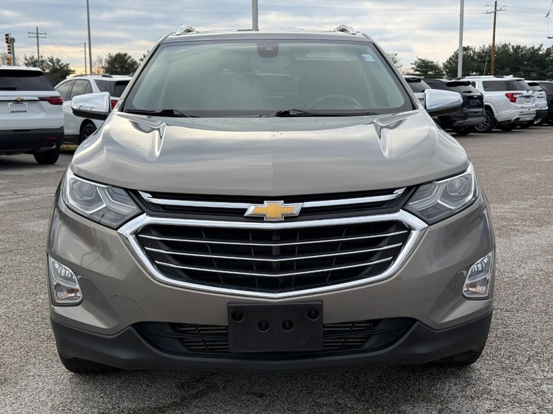 Chevrolet Equinox Vehicle Full-screen Gallery Image 9