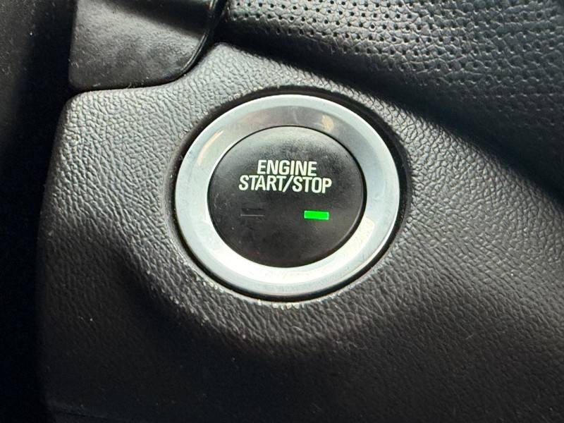 Chevrolet Equinox Vehicle Full-screen Gallery Image 18