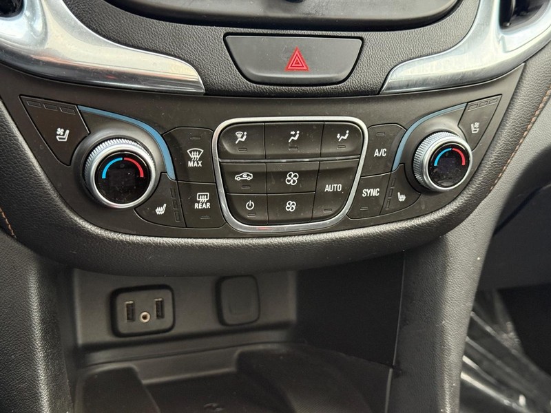 Chevrolet Equinox Vehicle Full-screen Gallery Image 21