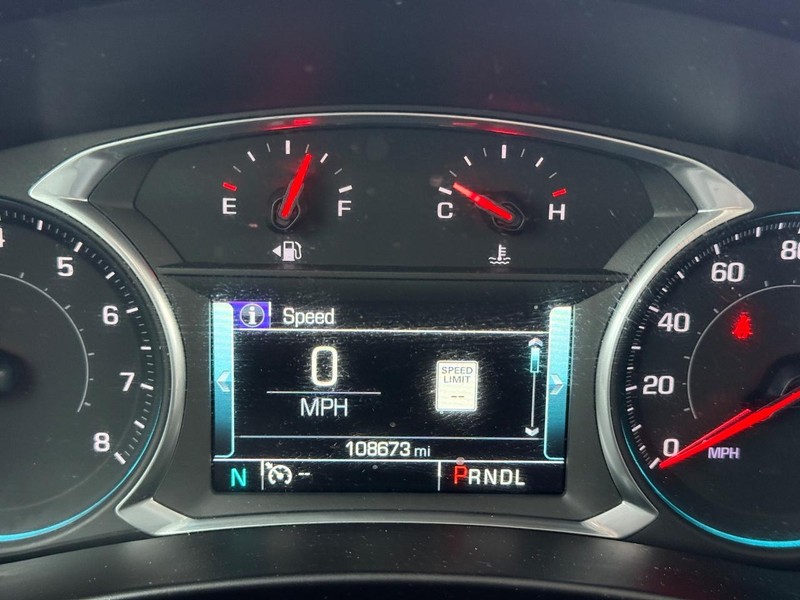 Chevrolet Equinox Vehicle Full-screen Gallery Image 24