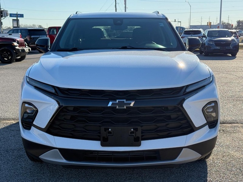 Chevrolet Blazer Vehicle Full-screen Gallery Image 09