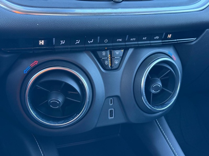 Chevrolet Blazer Vehicle Full-screen Gallery Image 18