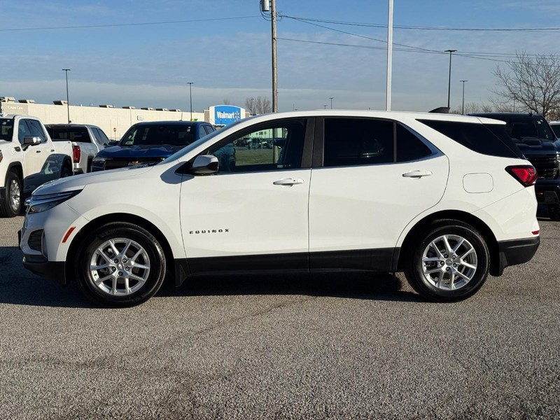 Chevrolet Equinox Vehicle Full-screen Gallery Image 2