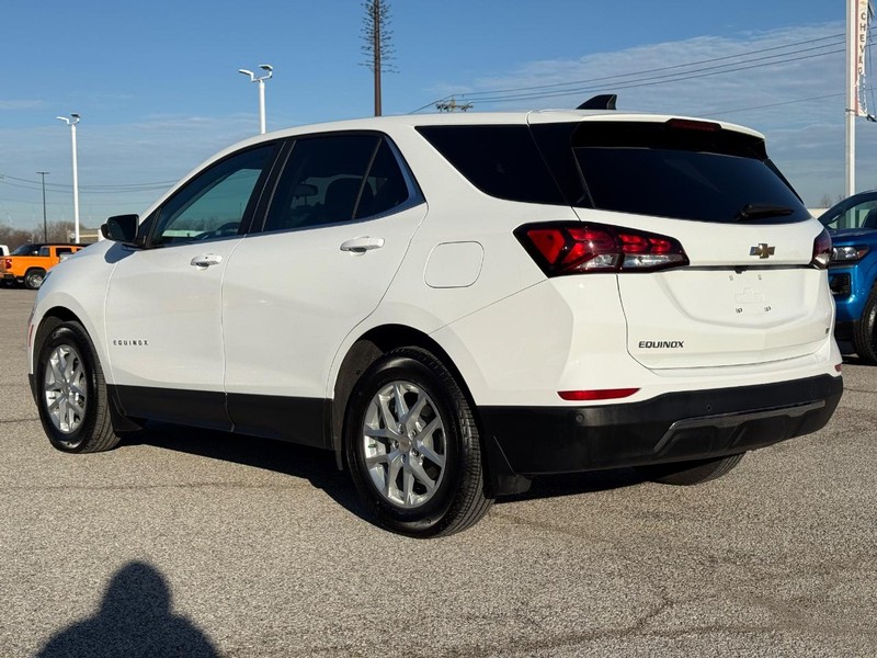 Chevrolet Equinox Vehicle Full-screen Gallery Image 3