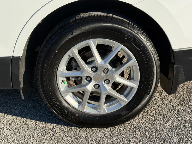 Chevrolet Equinox Vehicle Full-screen Gallery Image 4