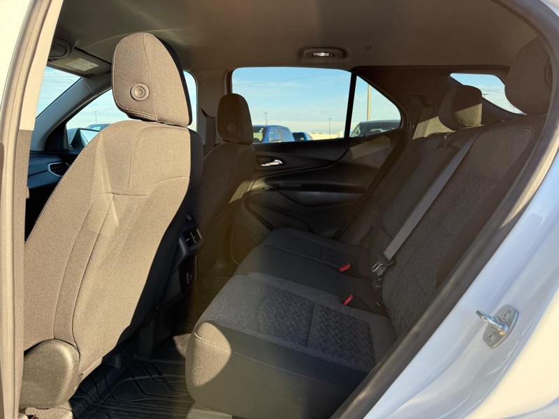 Chevrolet Equinox Vehicle Full-screen Gallery Image 5