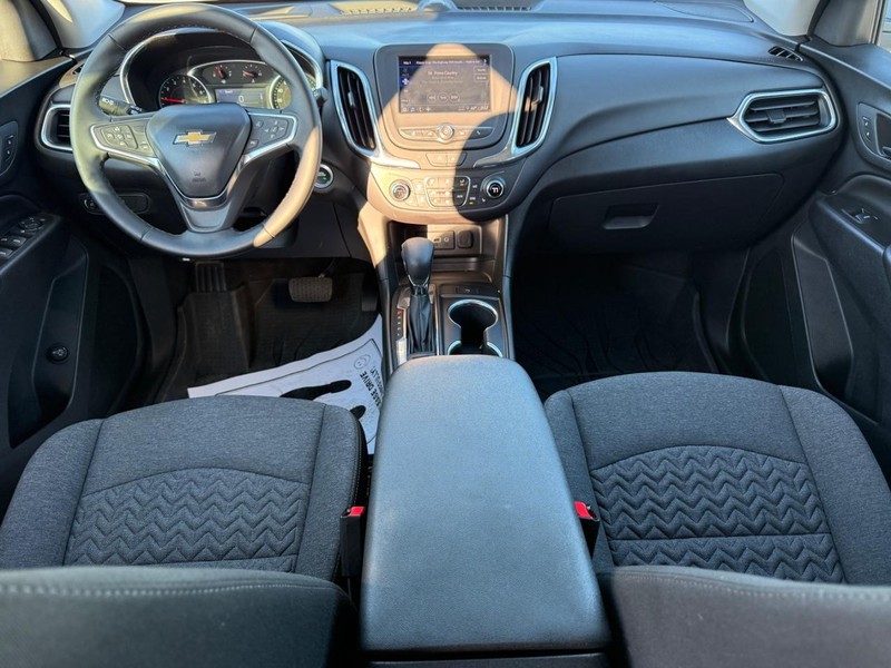 Chevrolet Equinox Vehicle Full-screen Gallery Image 6