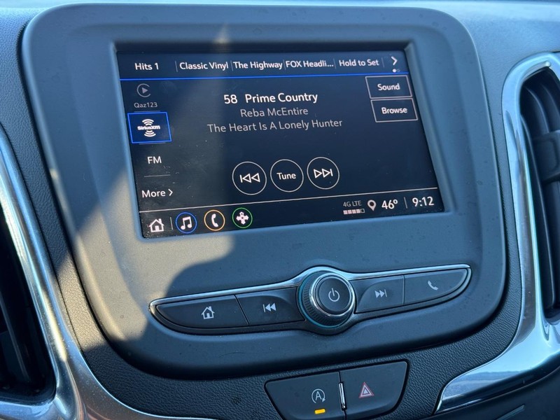 Chevrolet Equinox Vehicle Full-screen Gallery Image 11