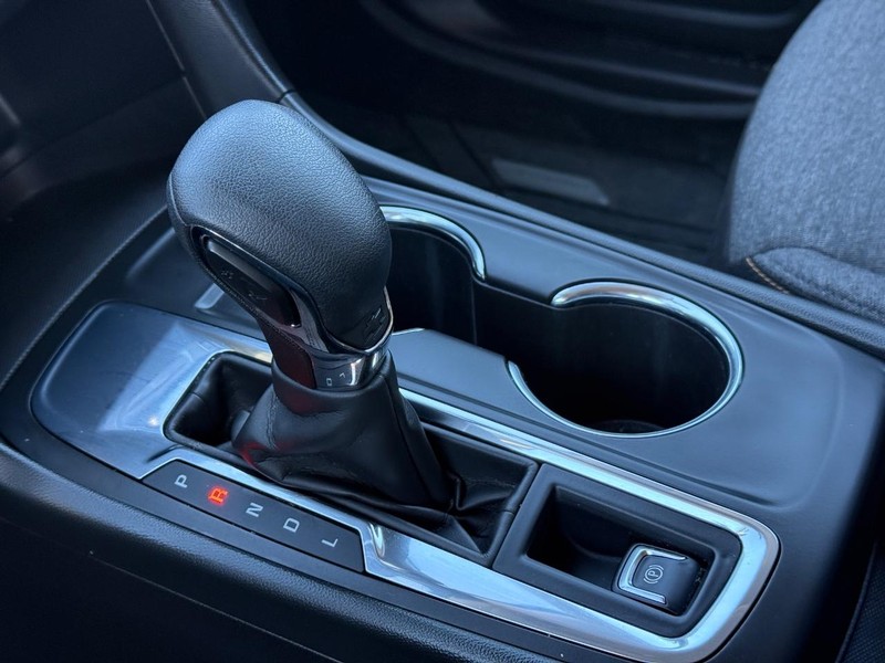 Chevrolet Equinox Vehicle Full-screen Gallery Image 14