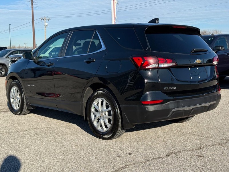 Chevrolet Equinox Vehicle Full-screen Gallery Image 3