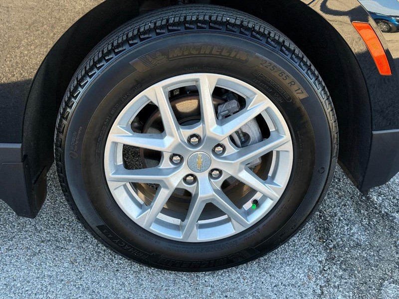 Chevrolet Equinox Vehicle Full-screen Gallery Image 7