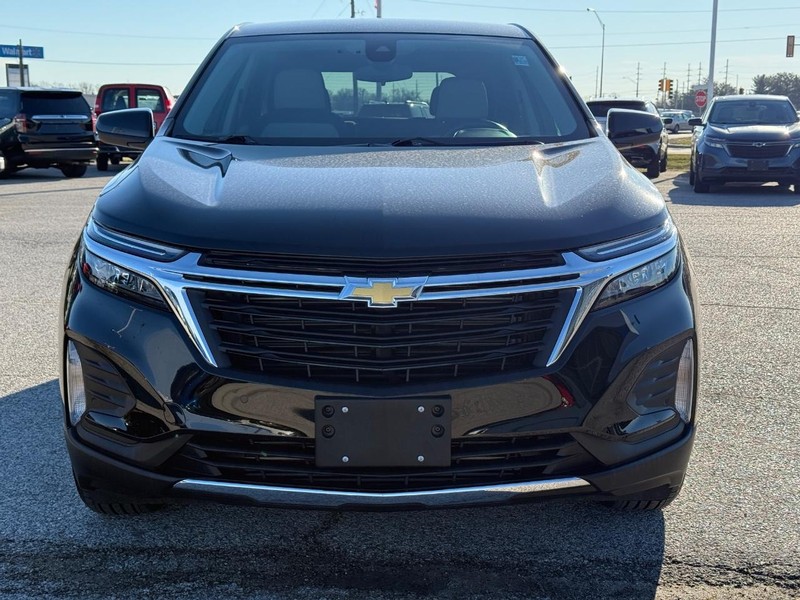 Chevrolet Equinox Vehicle Full-screen Gallery Image 9