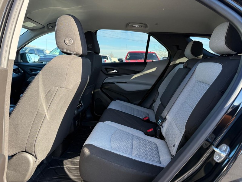Chevrolet Equinox Vehicle Full-screen Gallery Image 10