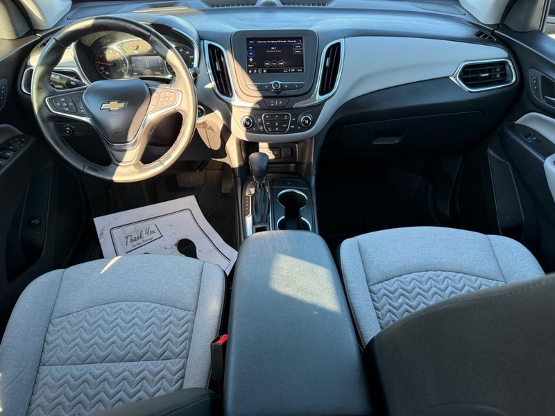 Chevrolet Equinox Vehicle Full-screen Gallery Image 11