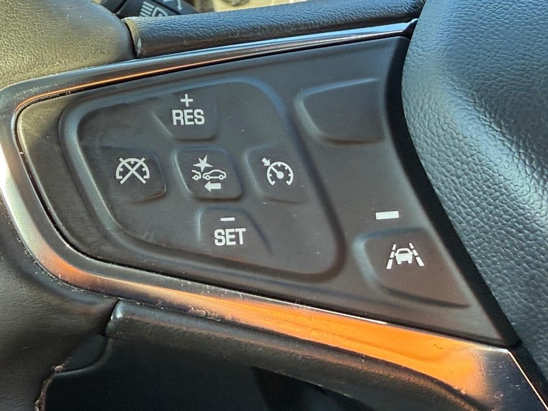 Chevrolet Equinox Vehicle Full-screen Gallery Image 13