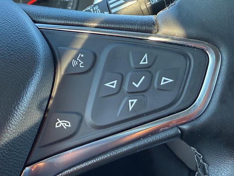 Chevrolet Equinox Vehicle Full-screen Gallery Image 14