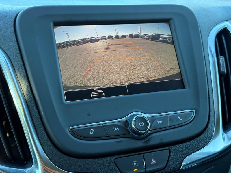 Chevrolet Equinox Vehicle Full-screen Gallery Image 17