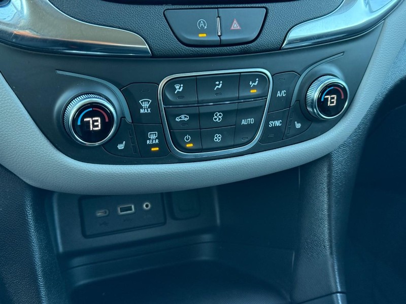 Chevrolet Equinox Vehicle Full-screen Gallery Image 18