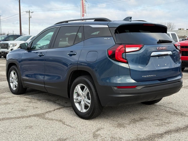 GMC Terrain Vehicle Full-screen Gallery Image 3