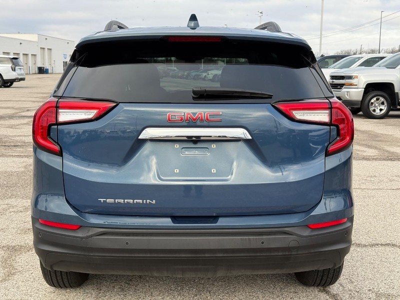 GMC Terrain Vehicle Full-screen Gallery Image 4