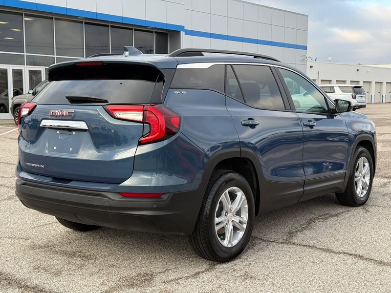 GMC Terrain Vehicle Full-screen Gallery Image 5