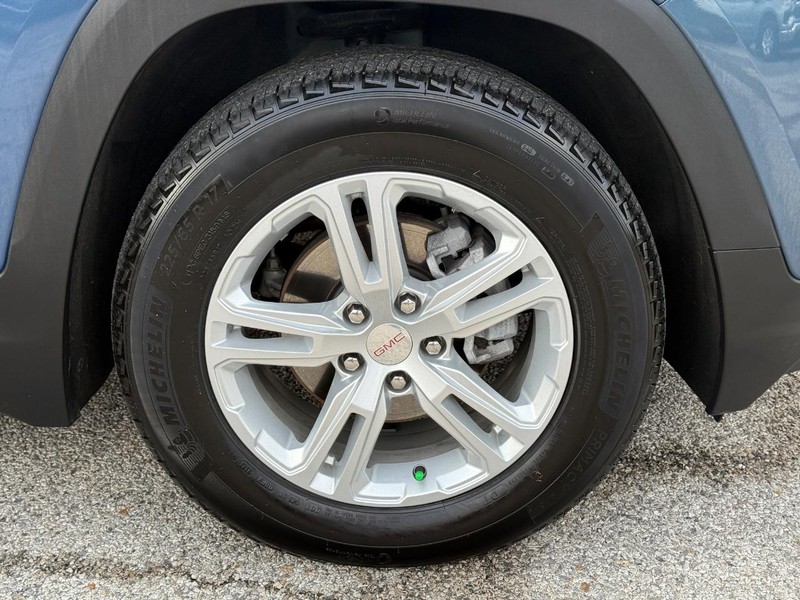 GMC Terrain Vehicle Full-screen Gallery Image 7