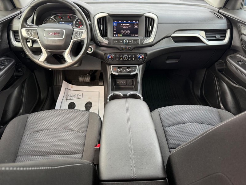GMC Terrain Vehicle Full-screen Gallery Image 11