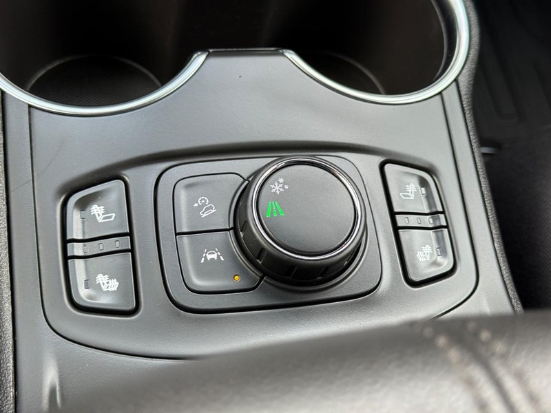 GMC Terrain Vehicle Full-screen Gallery Image 19