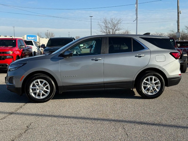 Chevrolet Equinox Vehicle Full-screen Gallery Image 2